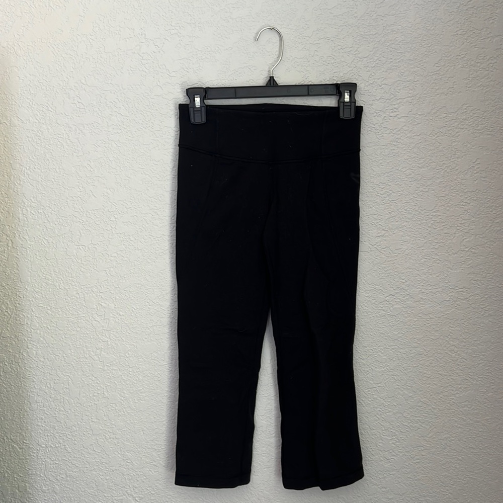 Lululemon capris. Size 4. Black.